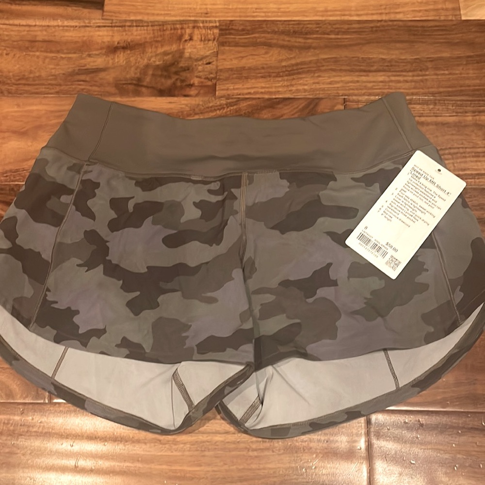NEW- Lululemon Camo Speed up- size 8- 4” short
